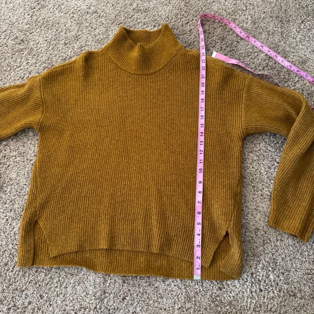 Abercrombie & Fitch Knit Mock Neck Neutral Camel Wool Blend Sweater 
Size Medium - Picture 9 of 12